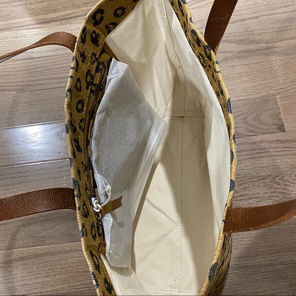 Madewell The Canvas Transport Tote in Leopard - Picture 8 of 15